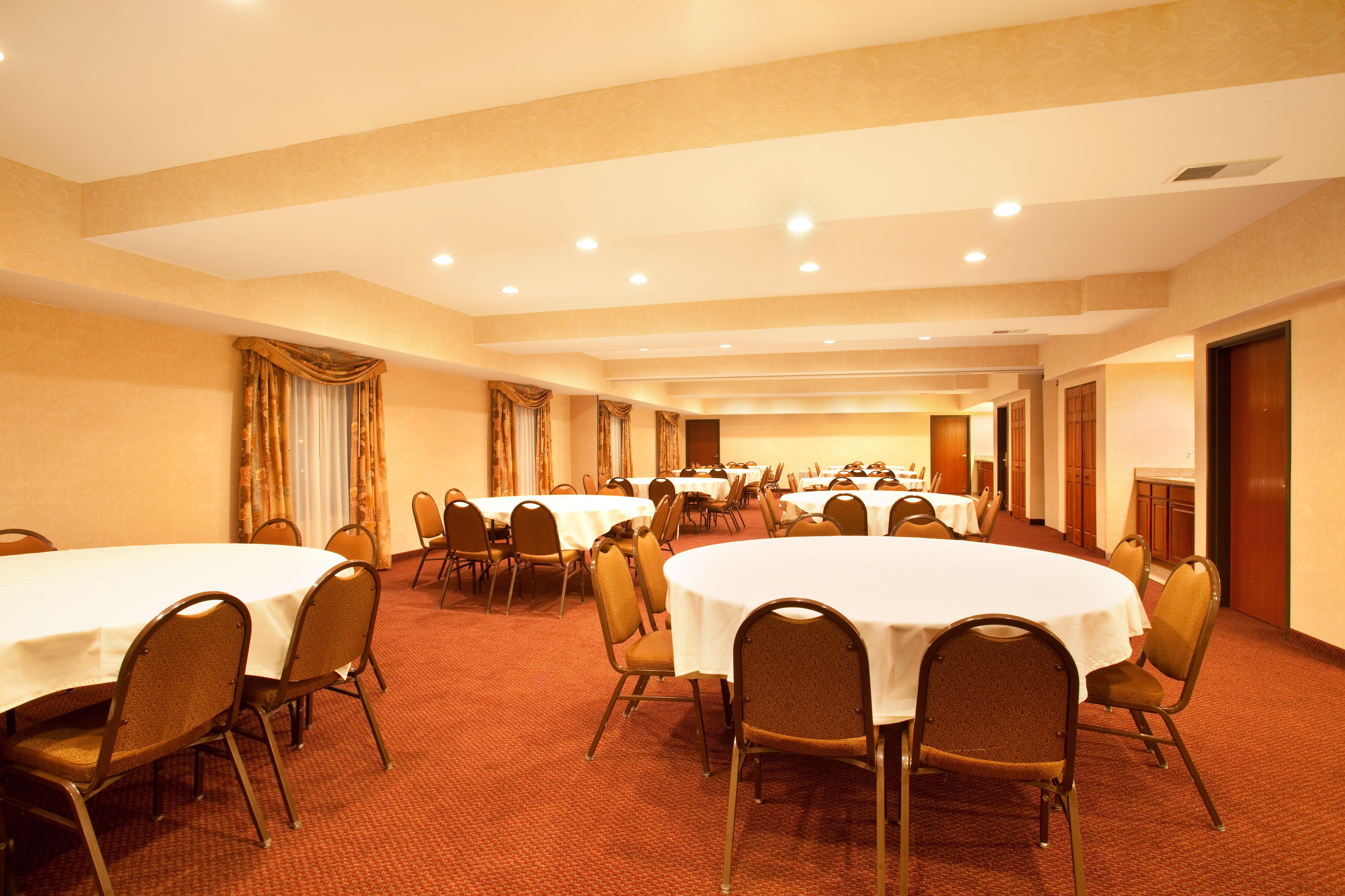 Best Western Plus Bourbonnais Hotel & Suites Bagian luar foto