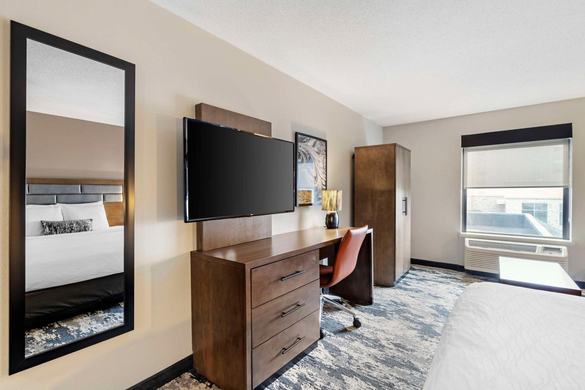 Best Western Plus Bourbonnais Hotel & Suites Bagian luar foto