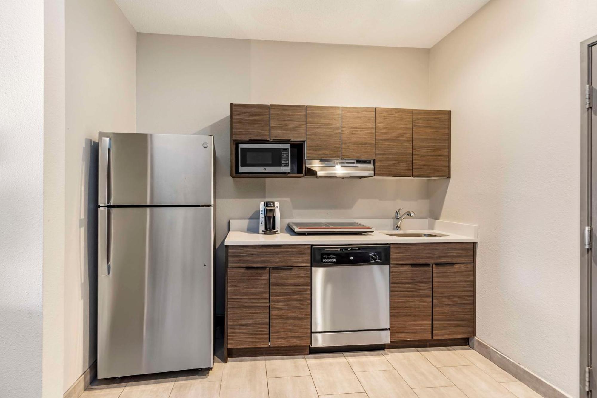 Best Western Plus Bourbonnais Hotel & Suites Bagian luar foto