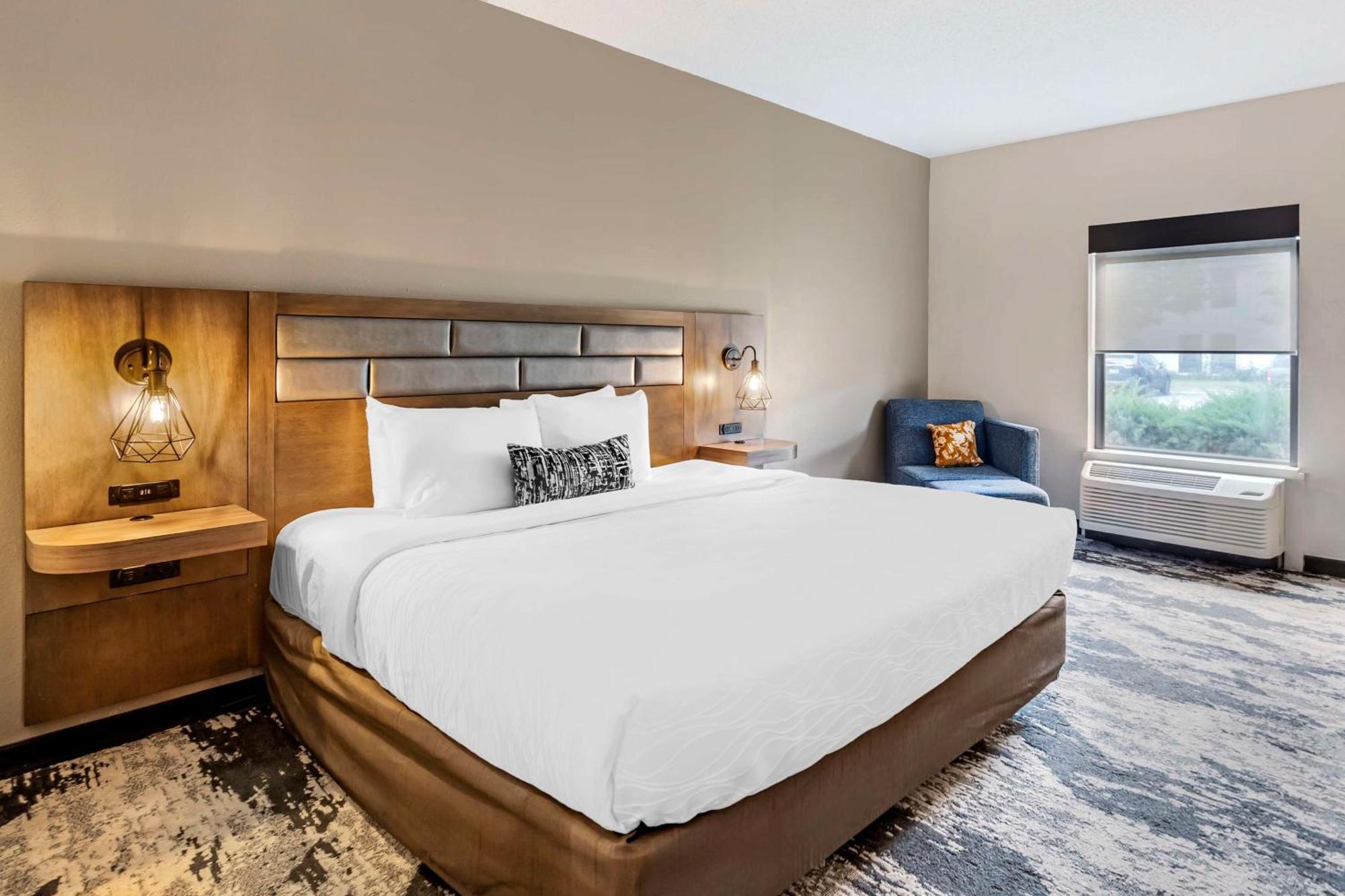 Best Western Plus Bourbonnais Hotel & Suites Bagian luar foto
