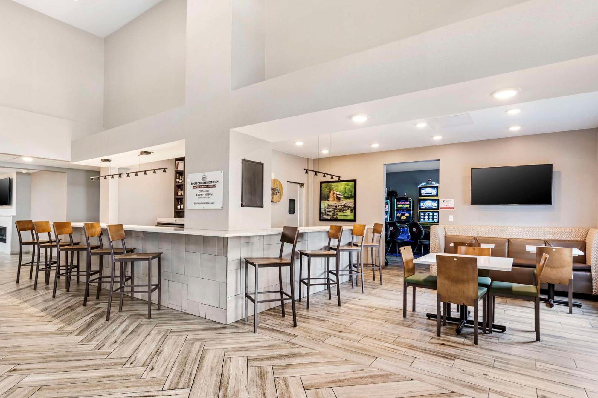 Best Western Plus Bourbonnais Hotel & Suites Bagian luar foto