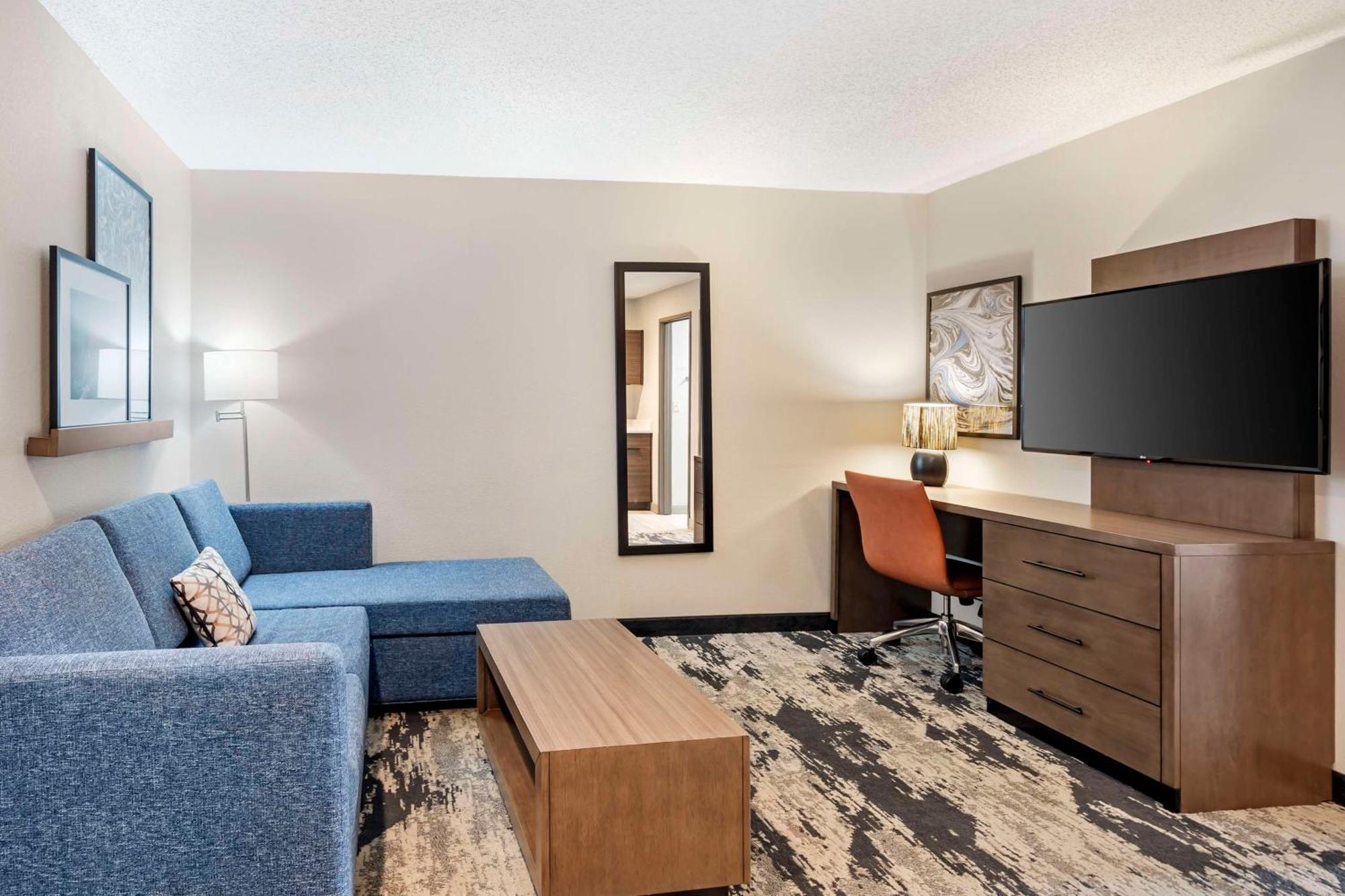 Best Western Plus Bourbonnais Hotel & Suites Bagian luar foto