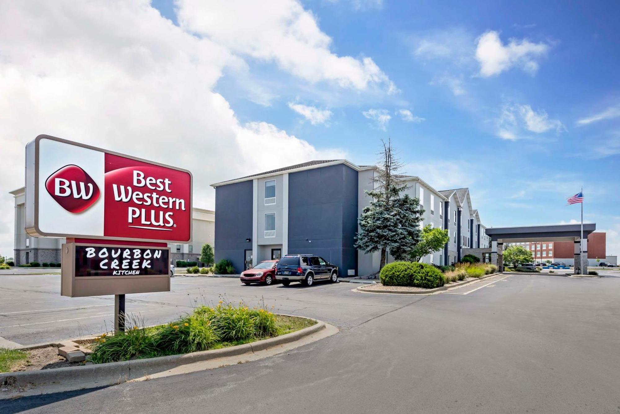 Best Western Plus Bourbonnais Hotel & Suites Bagian luar foto